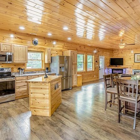 Hilltop Cabin Брайсон-Сити Экстерьер фото