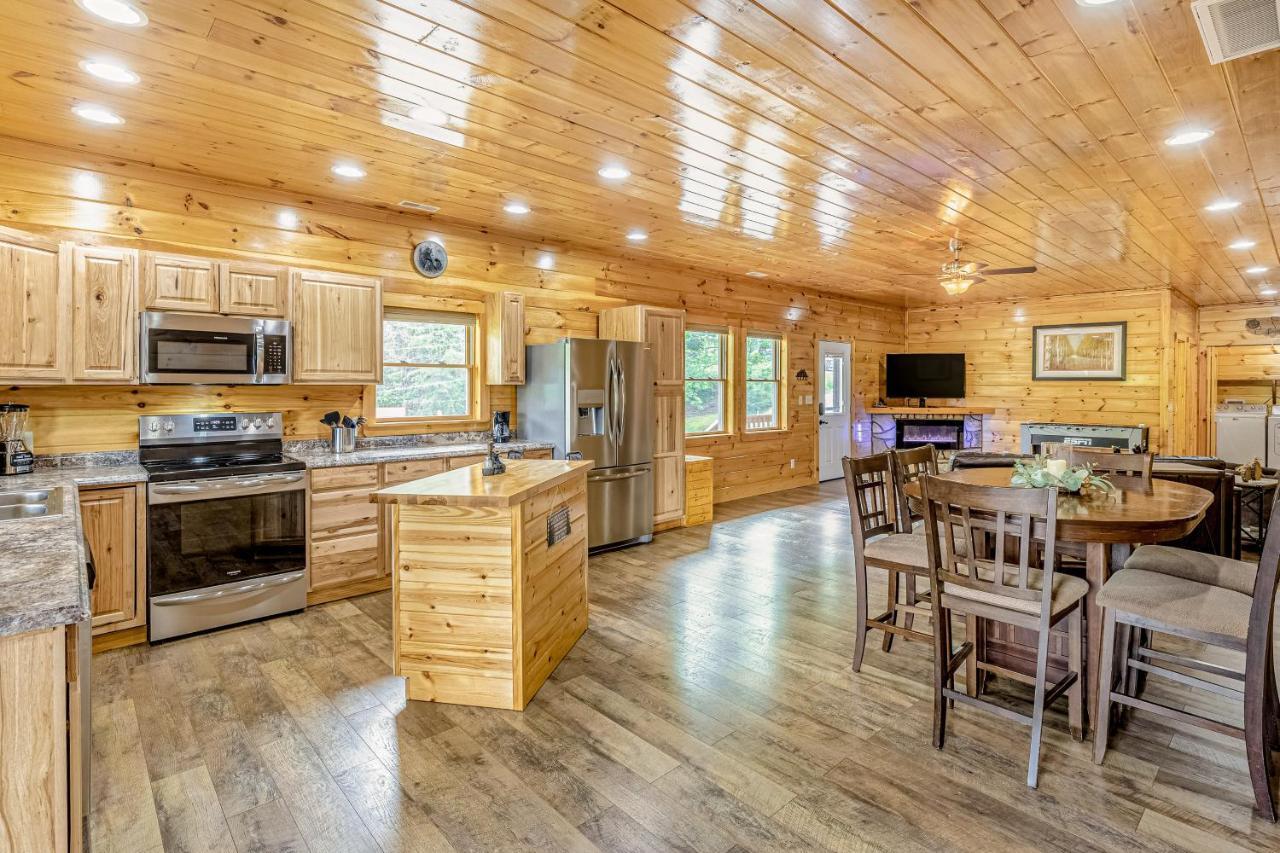 Hilltop Cabin Брайсон-Сити Экстерьер фото