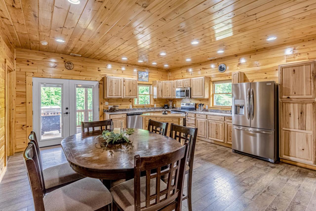 Hilltop Cabin Брайсон-Сити Экстерьер фото